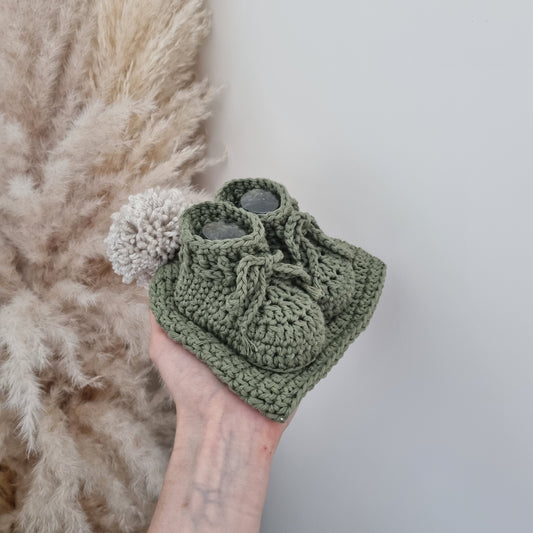 Cotton Baby Hat and Tie Booties (Green)